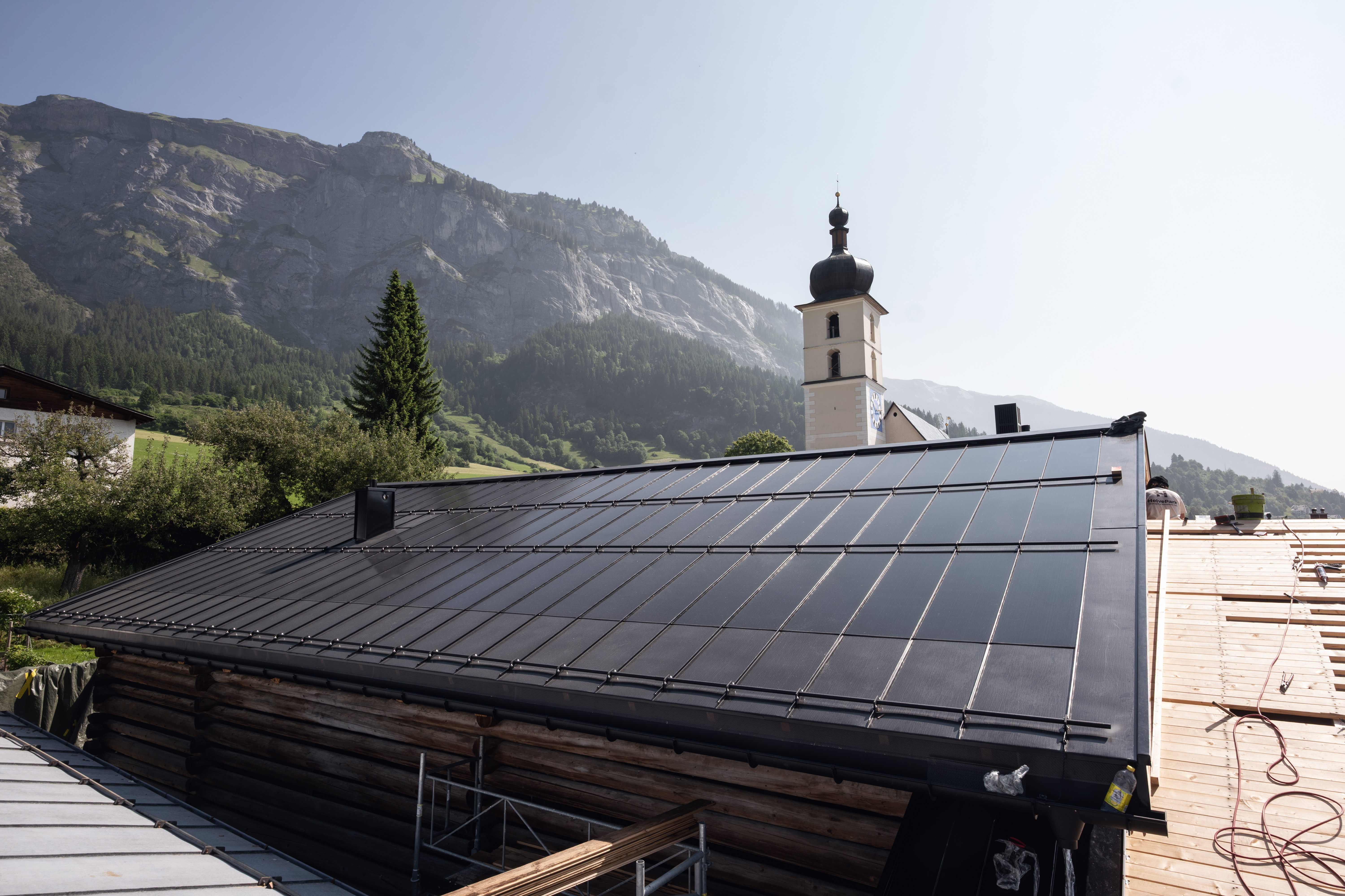A Flims tecnologia e tradizione si incontrano con Roofit.Solar - Gruppo ...