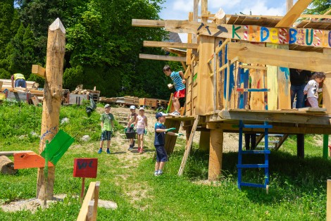Kinderbaustelle St. Gallen Werkzeuge Befestigungstechnik Arbeitsschutz