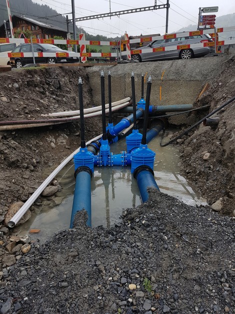 Tuyaux, raccords spéciaux, raccords et accessoires, distribution d'eau potable Saanen