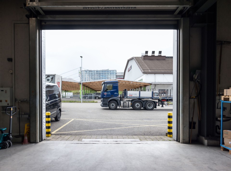 Aerni AG Weinlagergestell Formstahlrohre Stahlbleche