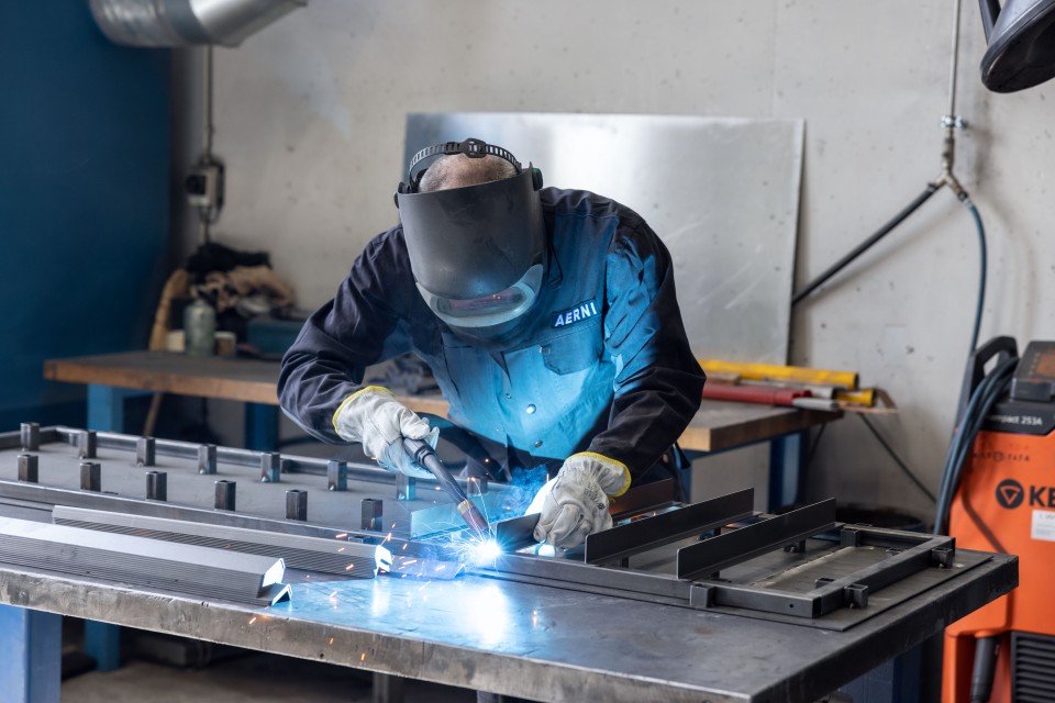 Aerni AG Weinlagergestell Formstahlrohre Stahlbleche