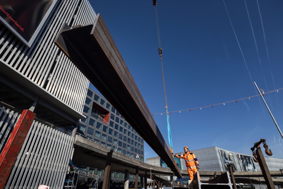Aéroport de Zurich poutrelles en acier poutrelles à larges ailes parois berlinoises