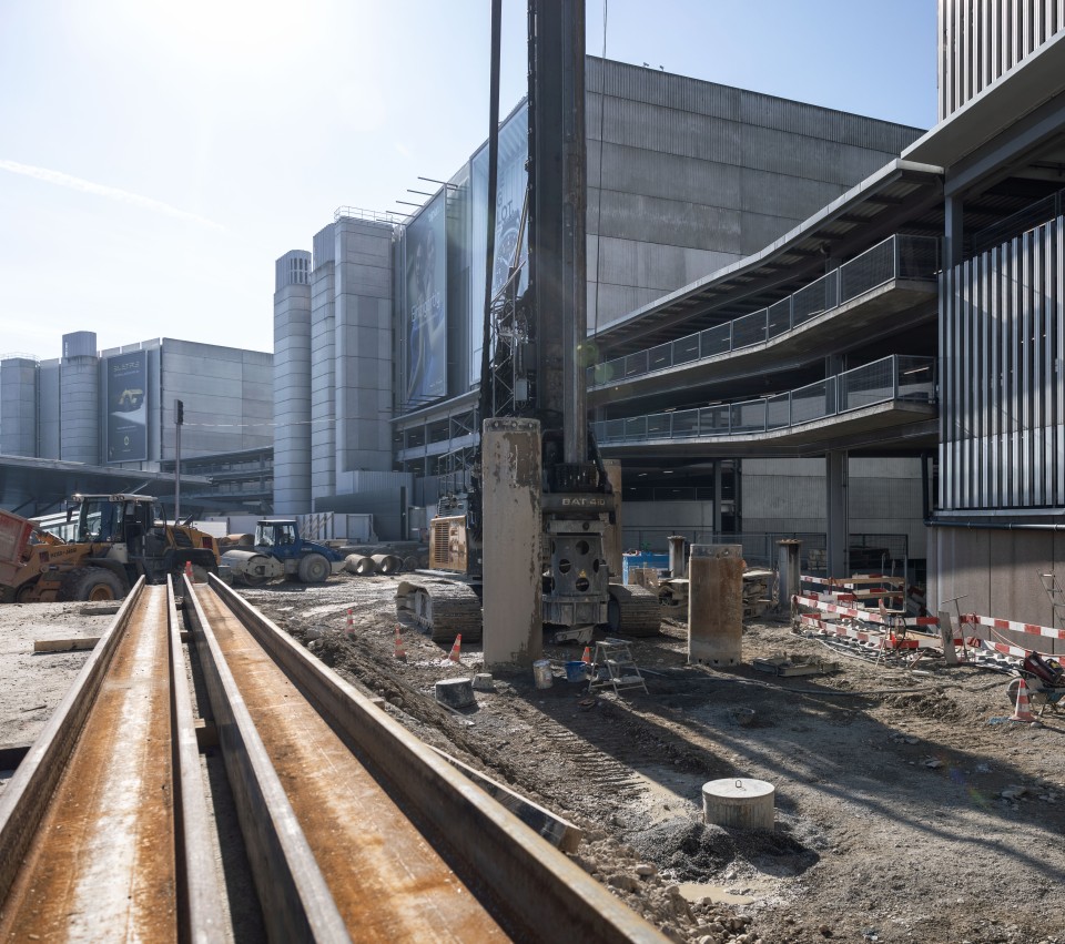 Aéroport de Zurich poutrelles en acier poutrelles à larges ailes parois berlinoises