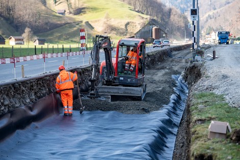 Sanierung Bahnstrecke Stansstad–Engelberg Geotextilien Sickerrohre