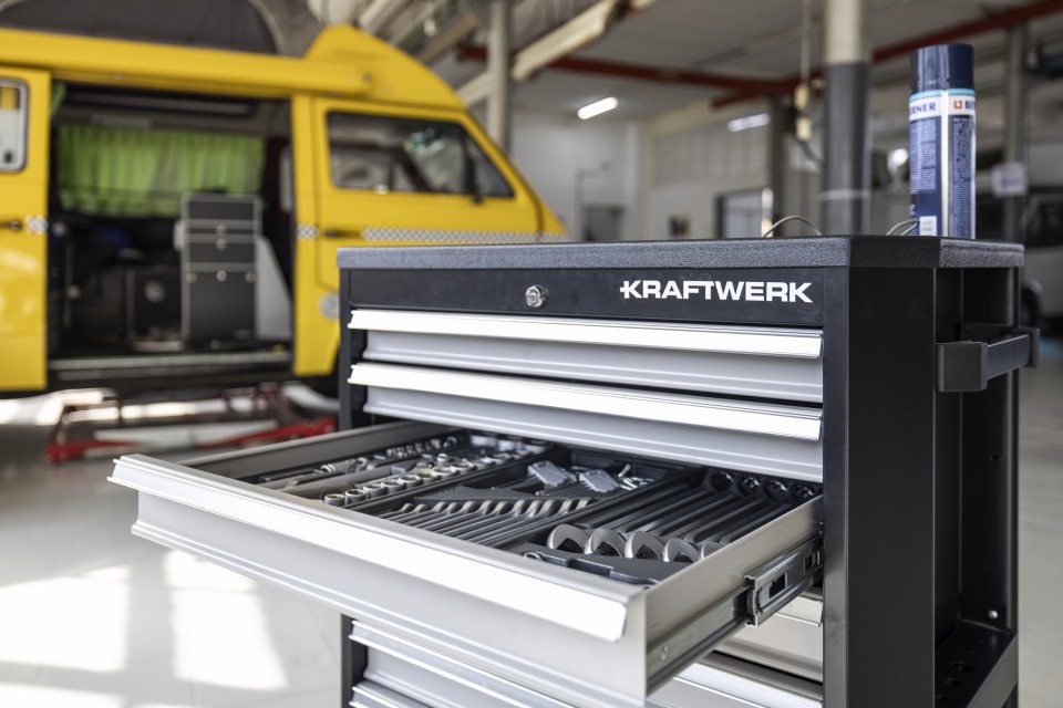 Rotus Schrauberhalle Werkstatteinrichtungen Werkzeug