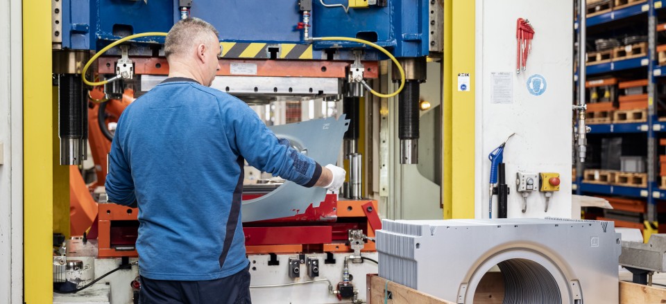 Schulthess Produktion AG tôles composants mécaniques semiproduits